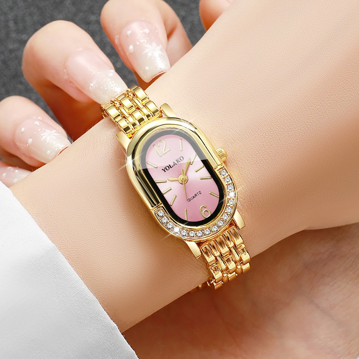 럭셔리 라인스톤 여성 쿼츠 시계 패션 골든 팔찌 스트랩 - Luxury Watch Display Case 리뷰 및 가격