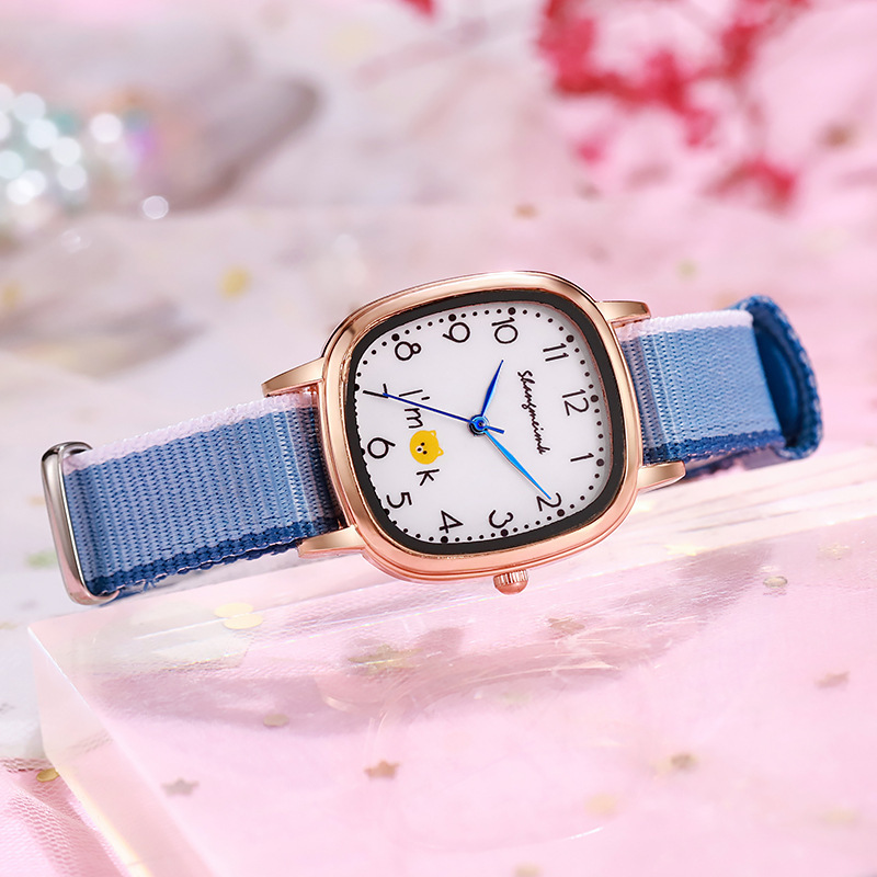 새로운 패션 명품 어린이 만화 시계 여성 캔버스 스트랩 - Luxury Watch Kids 리뷰 및 가격