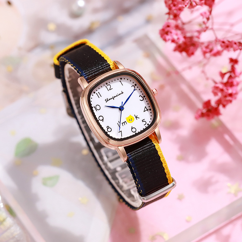 새로운 패션 명품 어린이 만화 시계 여성 캔버스 스트랩 - Luxury Watch Kids 리뷰 및 가격