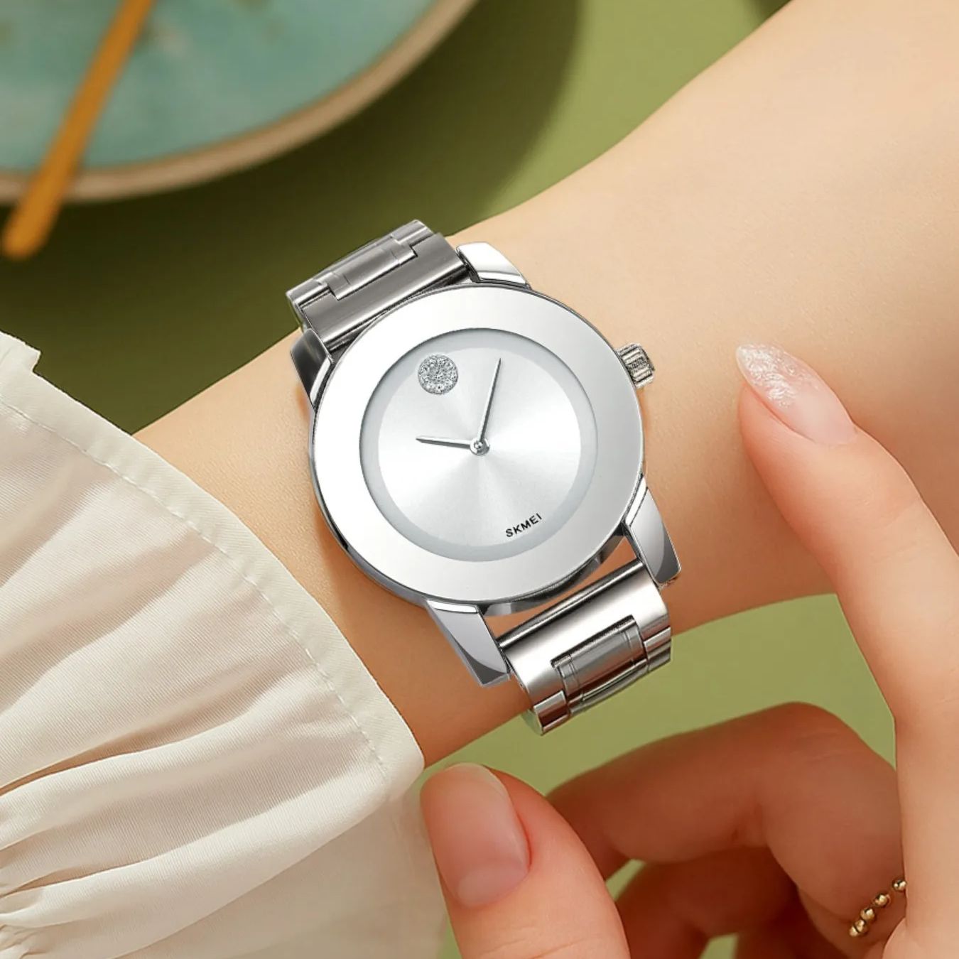 새로운 브랜드의 세련된 여성용 쿼츠 시계, 가벼운 럭셔 - Luxury Watch Korea 리뷰 및 가격