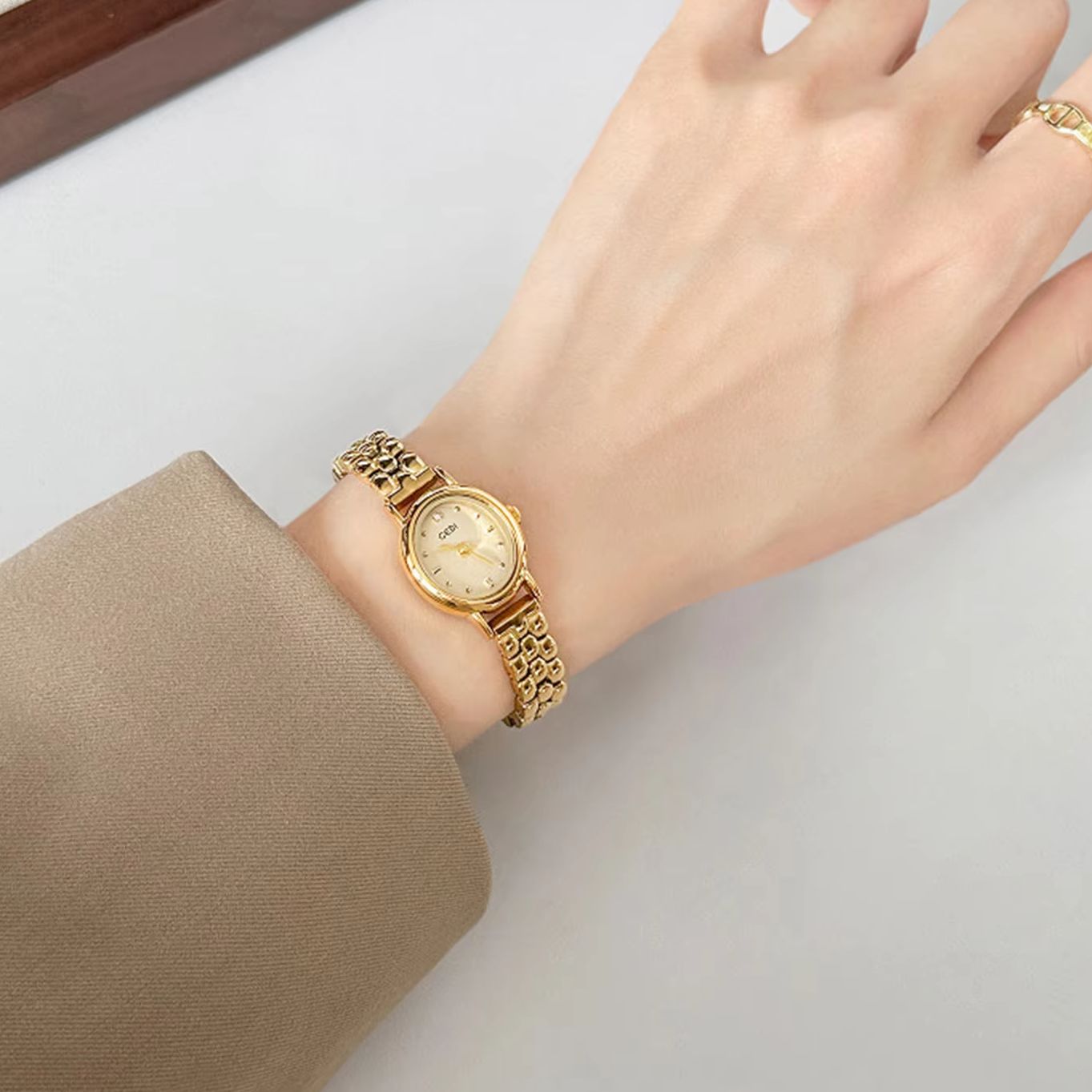 여성용 오리지널 럭셔리 브랜드 시계, 레트로 골든 타원 - Luxury Watch Sale 리뷰 및 가격